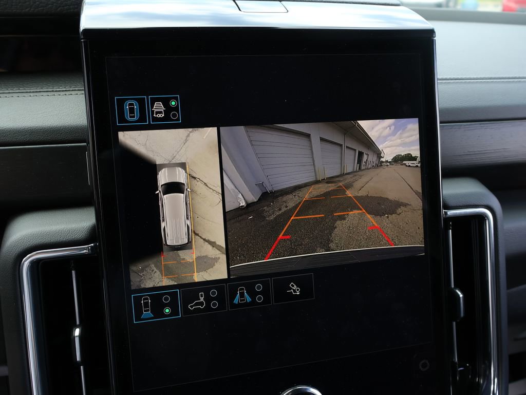 Used 2025 GMC Yukon XL Denali AWD/4WD image 42