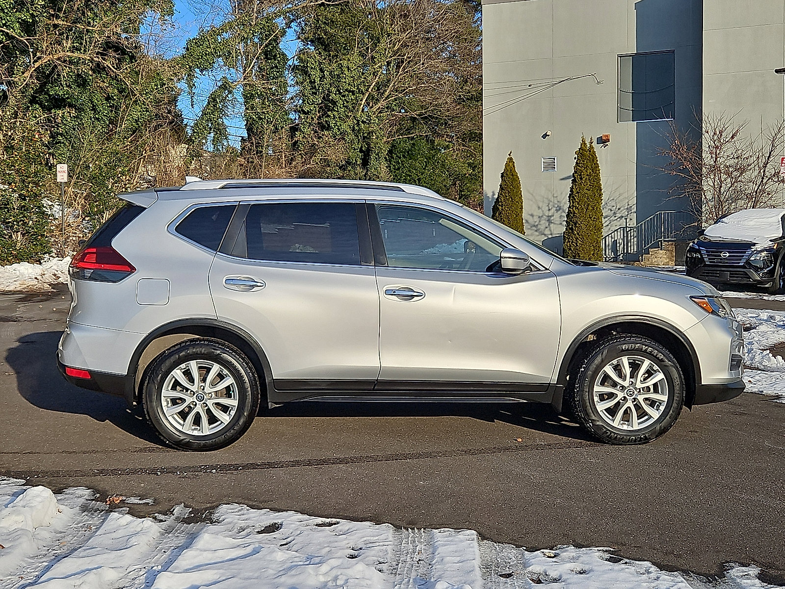 Certified 2019 Nissan Rogue SV image 7