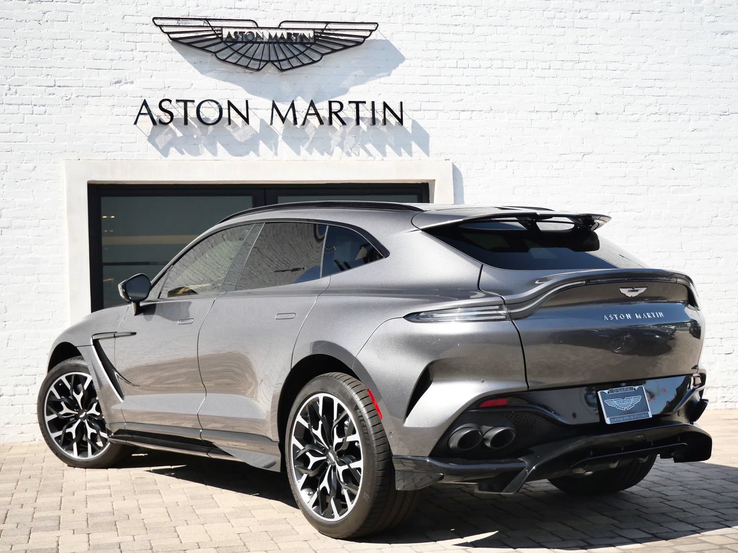 Used 2023 Aston Martin DBX 707 AWD/4WD image 2