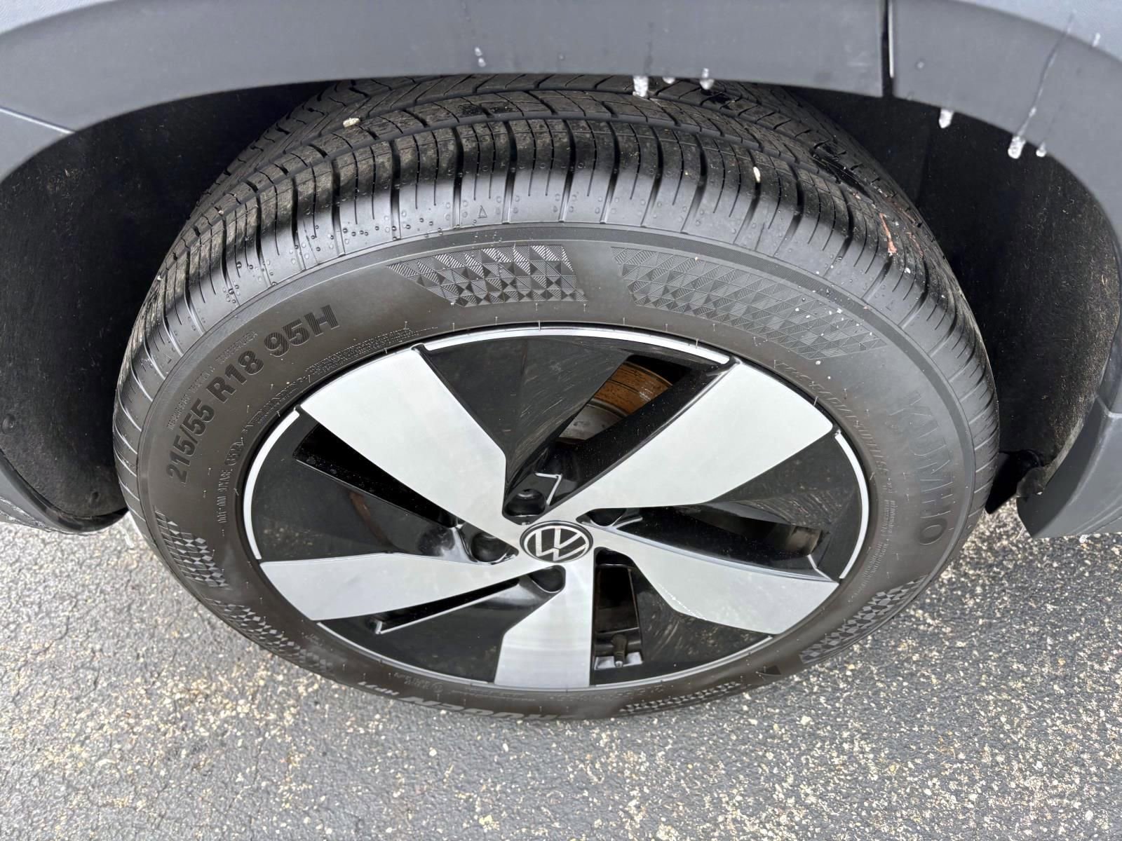 Used 2025 Volkswagen Taos S image 10