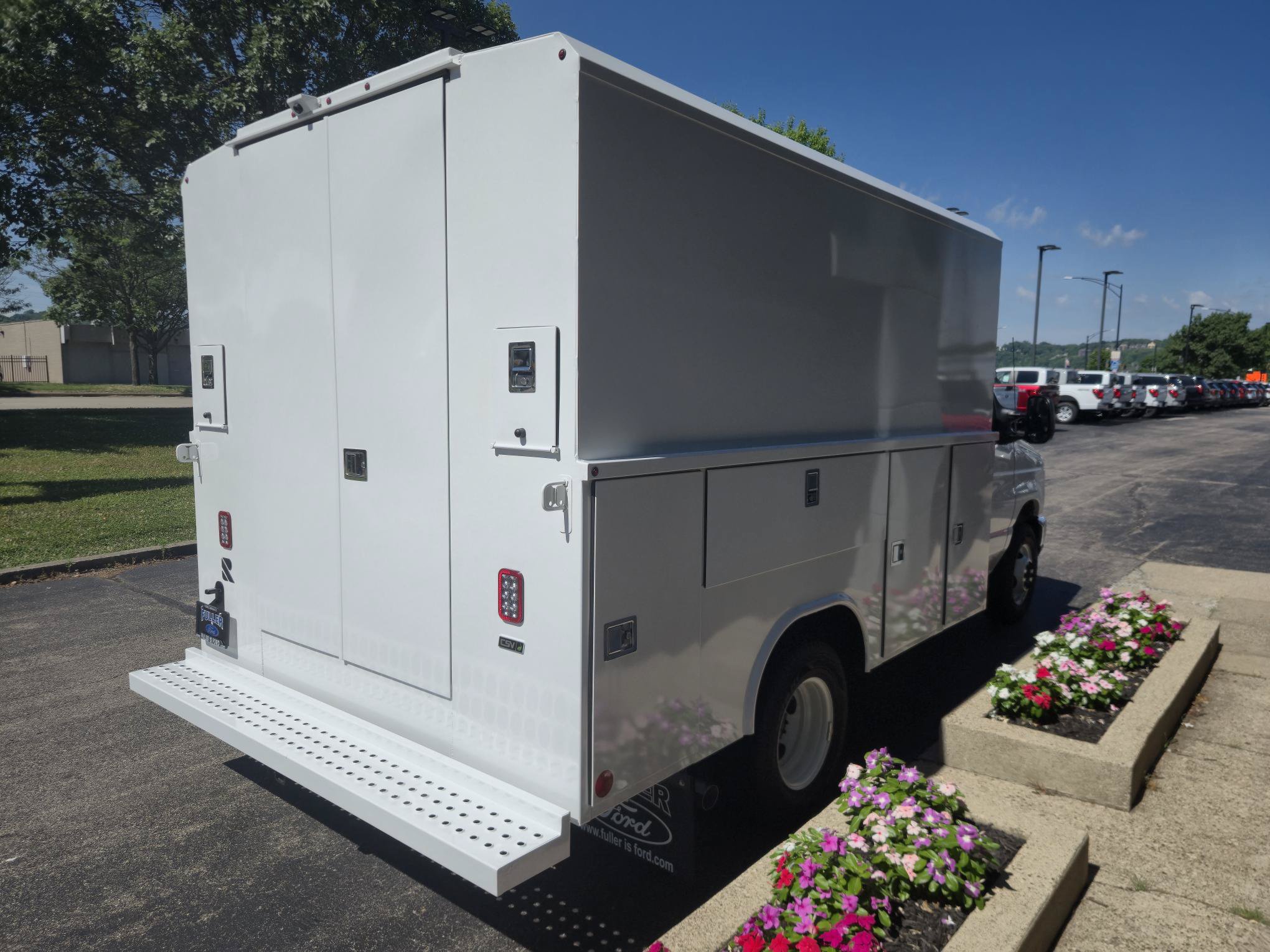 New 2025 Ford E-350 and Econoline 350 Super Duty w/ Power Equipment Group RWD image 4