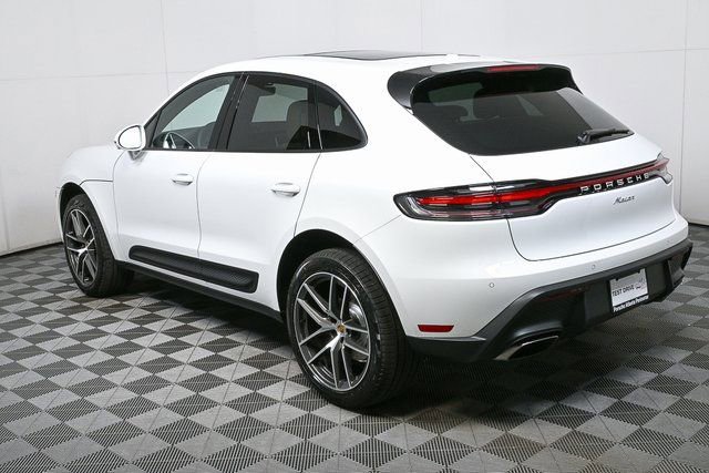 Certified 2026 Porsche Macan image 3