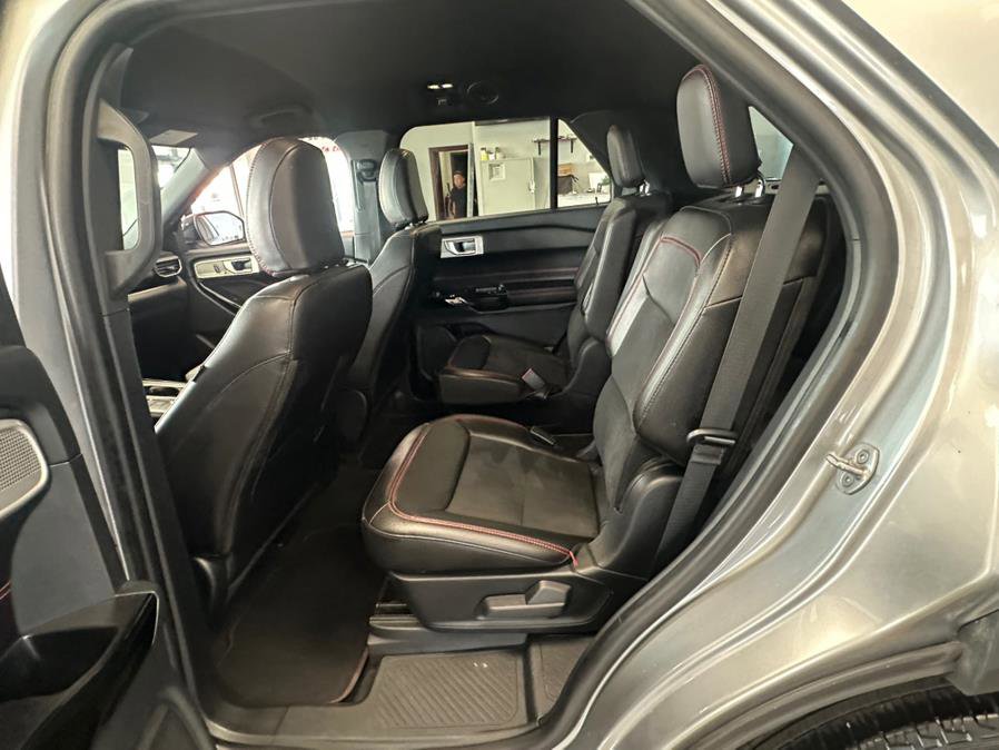 Used 2022 Ford Explorer ST-Line w/ Class IV Trailer Tow Package image 32