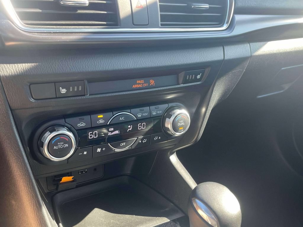 Used 2017 MAZDA MAZDA3 Grand Touring FWD image 28