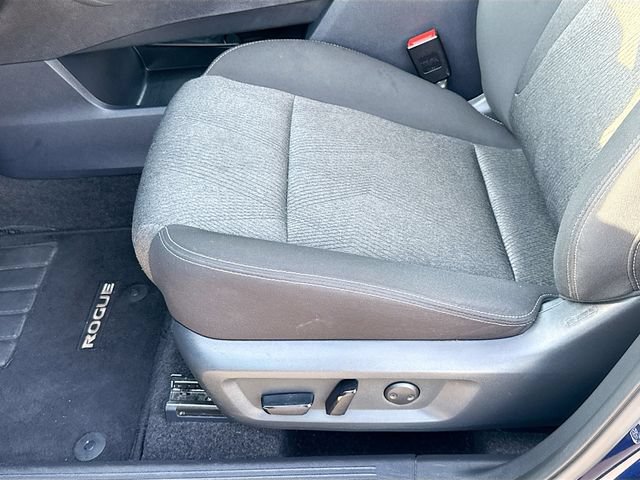 Used 2024 Nissan Rogue SV AWD/4WD image 18