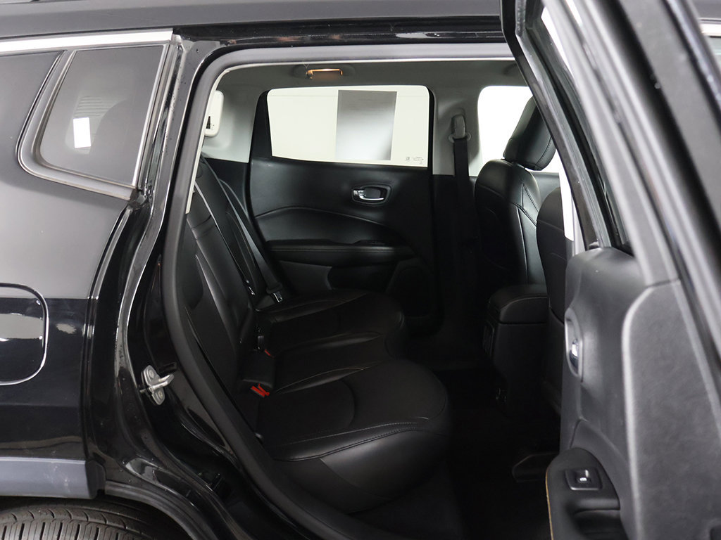 Used 2019 Jeep Compass Latitude w/ Cold Weather Group AWD/4WD image 28