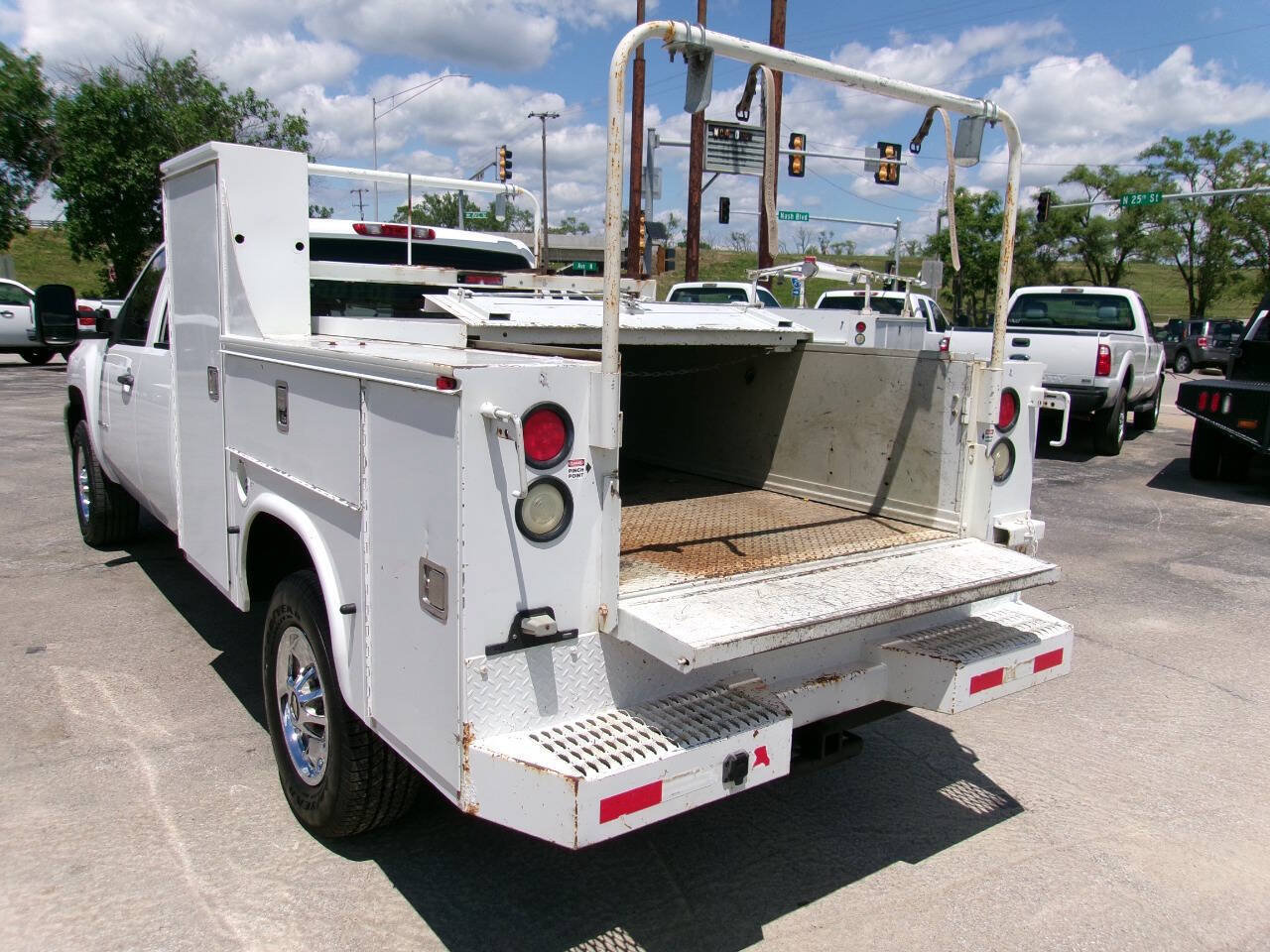 Used 2012 Chevrolet Silverado 2500 W/T AWD/4WD image 3