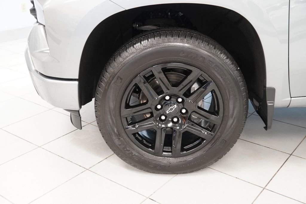 Used 2025 Chevrolet Silverado 1500 Custom image 18