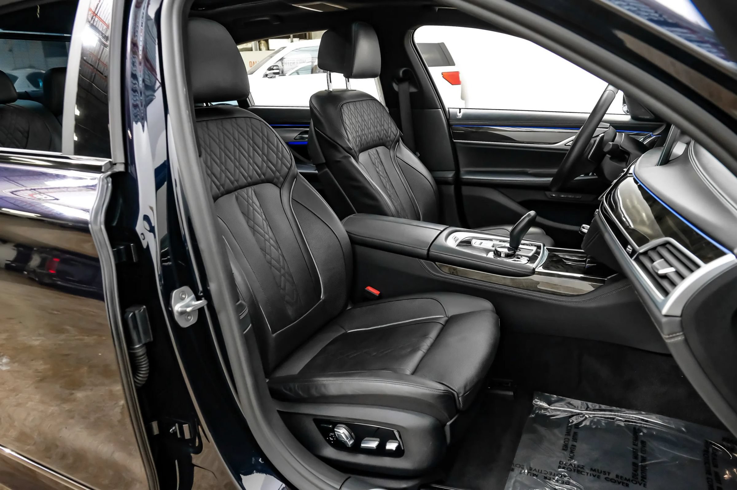 Used 2019 BMW 740i w/ Executive Package RWD image 39