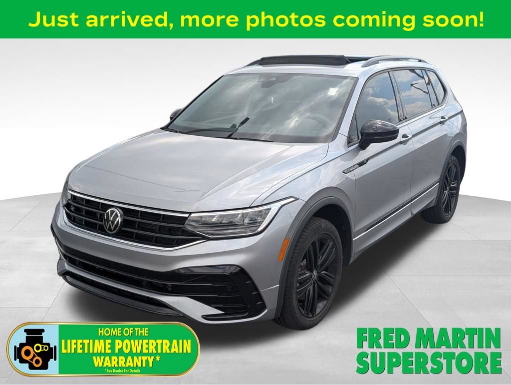 Used 2022 Volkswagen Tiguan SE R-Line AWD/4WD image 1