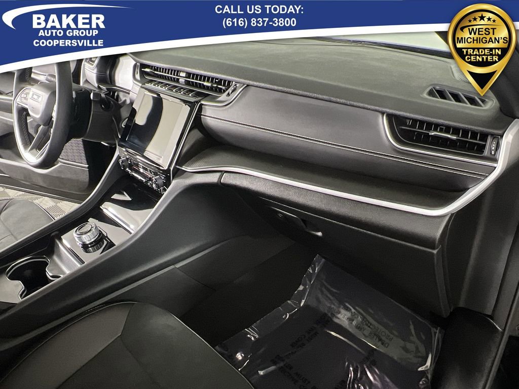 Used 2025 Jeep Grand Cherokee Altitude image 29