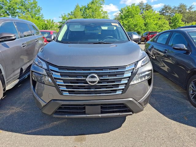Used 2026 Nissan Rogue SV FWD image 3