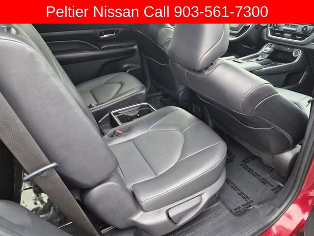 Used 2025 Toyota Grand Highlander AWD image 17