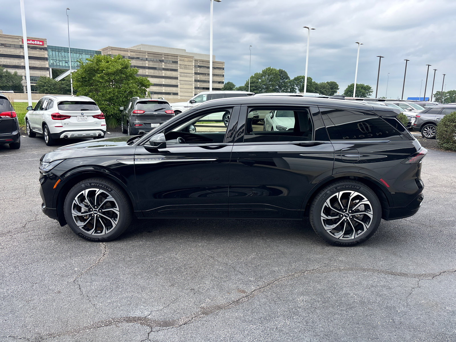 New 2026 Lincoln Nautilus Reserve AWD/4WD image 4
