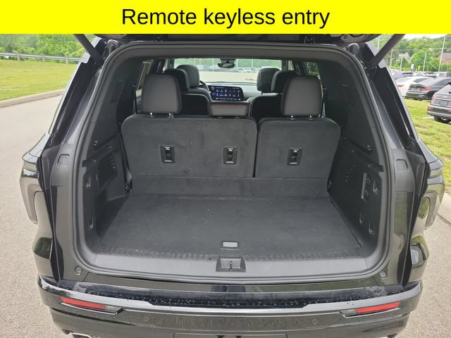 Used 2025 Chevrolet Traverse RS w/ LPO, Floor Liner Package AWD/4WD image 28