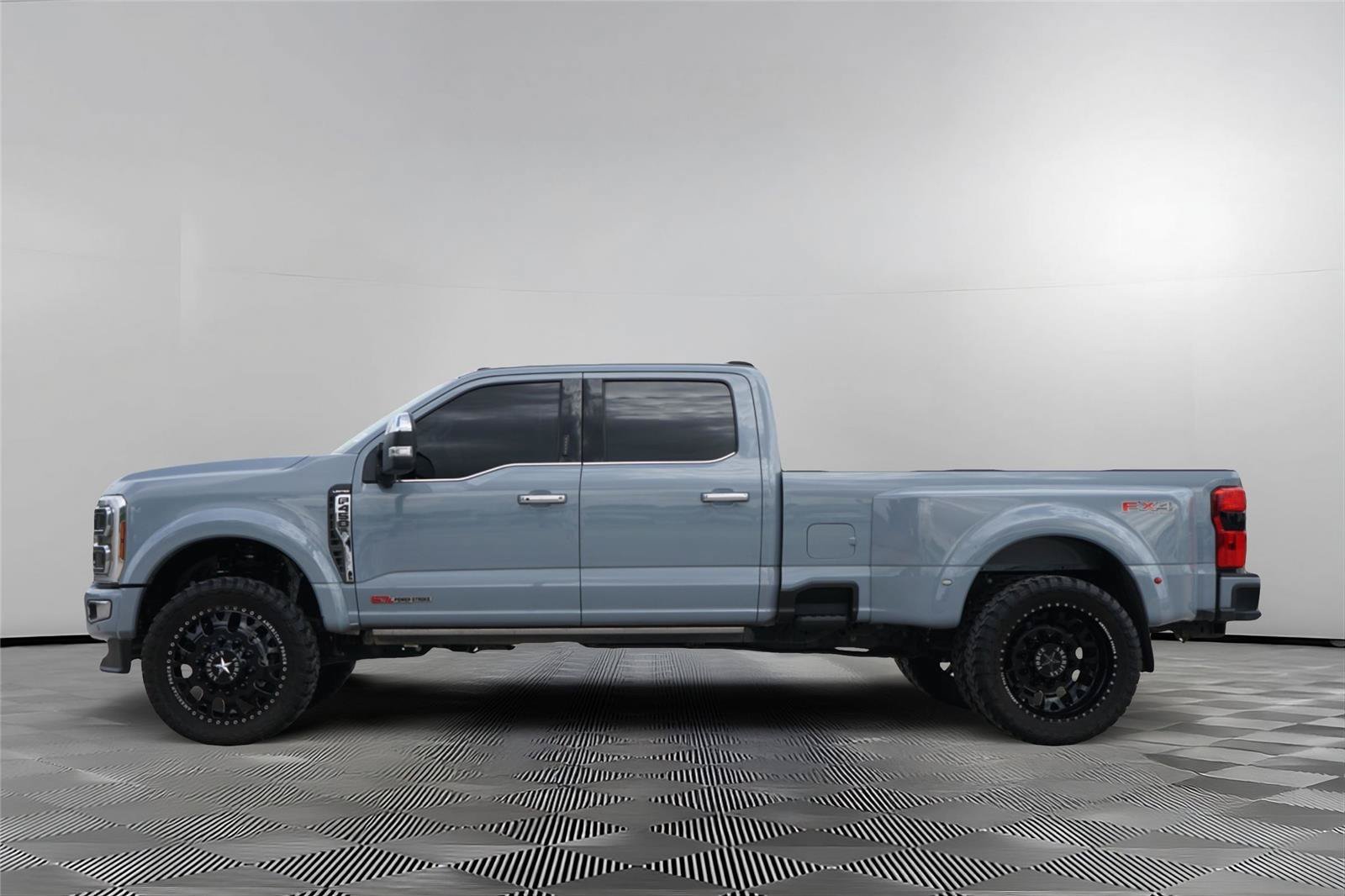 Used 2024 Ford F450 Limited w/ FX4 Off-Road Package AWD/4WD image 7