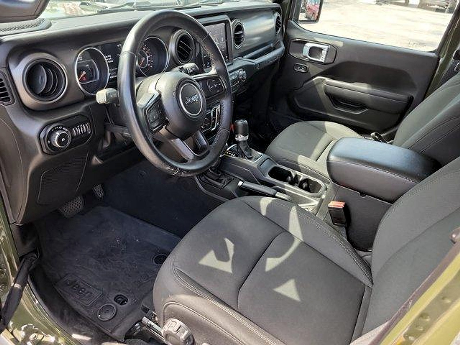 Used 2022 Jeep Wrangler Unlimited Sport AWD/4WD image 19