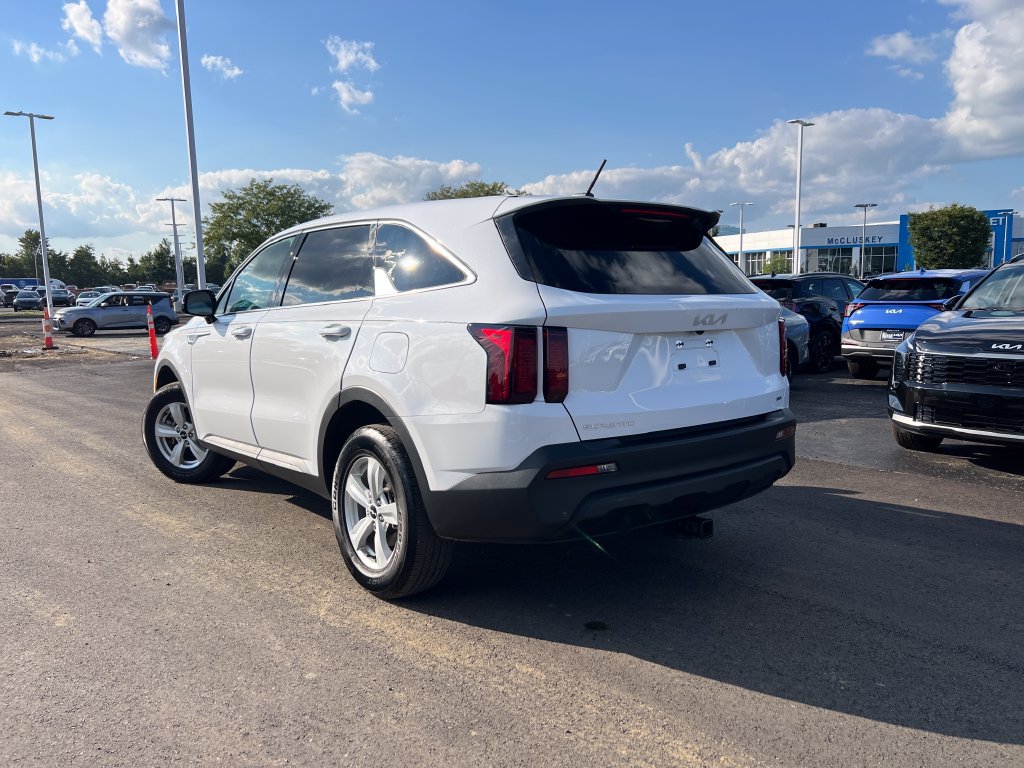 Certified 2023 Kia Sorento LX AWD/4WD image 6