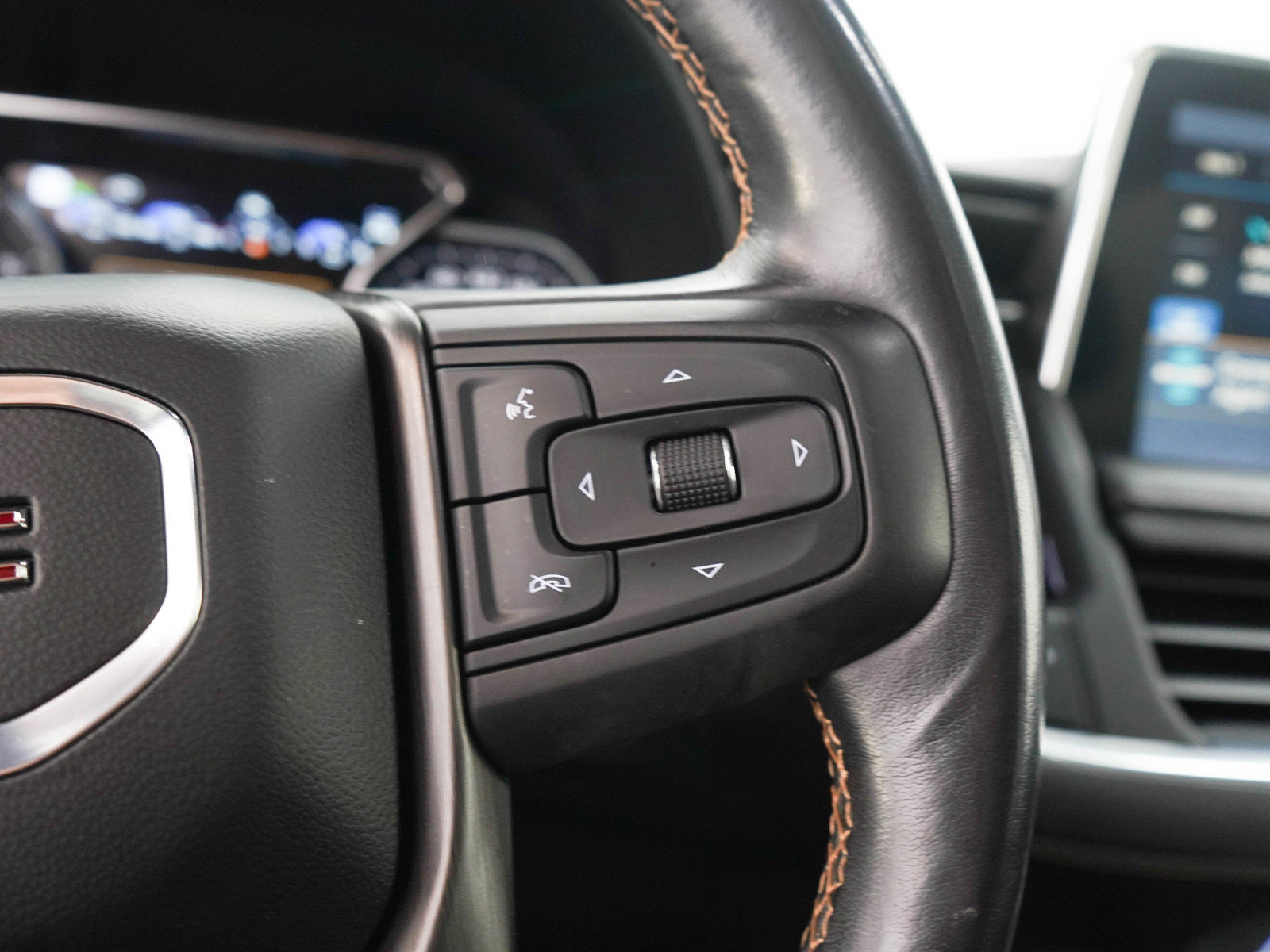 Used 2021 GMC Yukon AT4 w/ AT4 Premium Plus Package AWD/4WD image 30