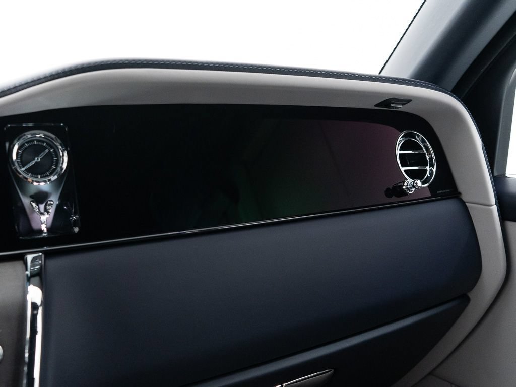 Used 2026 Rolls-Royce Cullinan AWD/4WD image 48