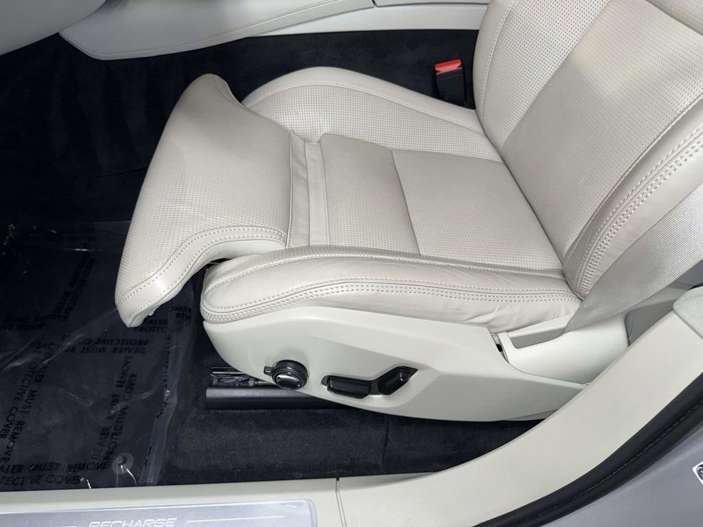 Used 2023 Volvo XC90 T8 Ultimate w/ Protection Package Premier AWD/4WD image 3