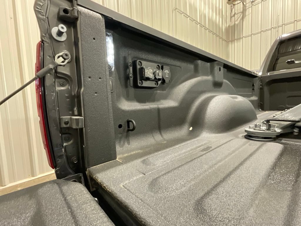 Used 2025 RAM 3500 Big Horn AWD/4WD image 29