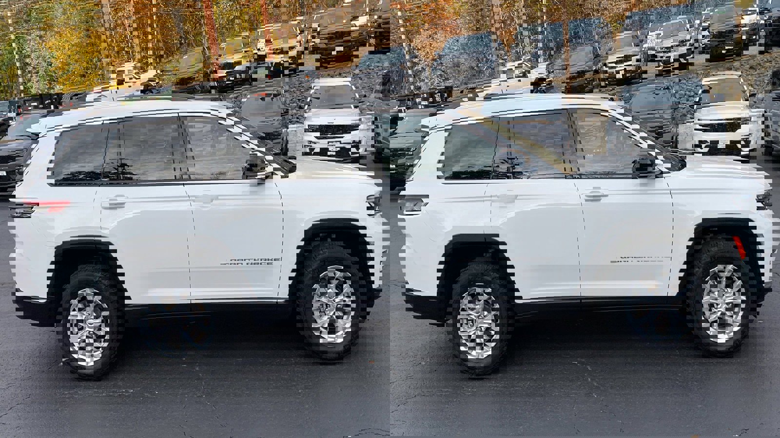 Certified 2023 Jeep Grand Cherokee L Limited image 29