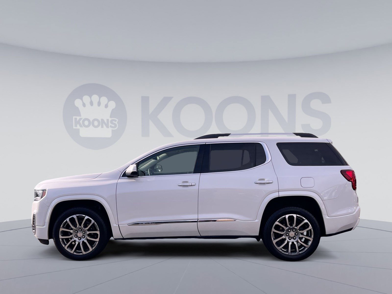Used 2023 GMC Acadia Denali w/ Denali Technology Package image 2