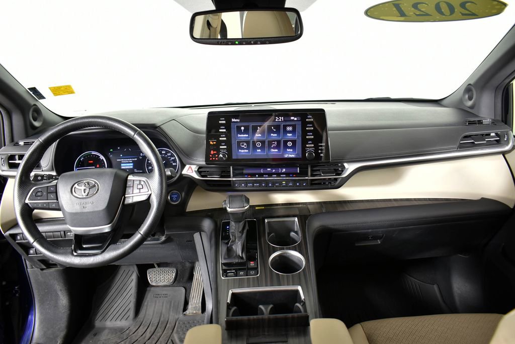 Used 2021 Toyota Sienna Limited image 39