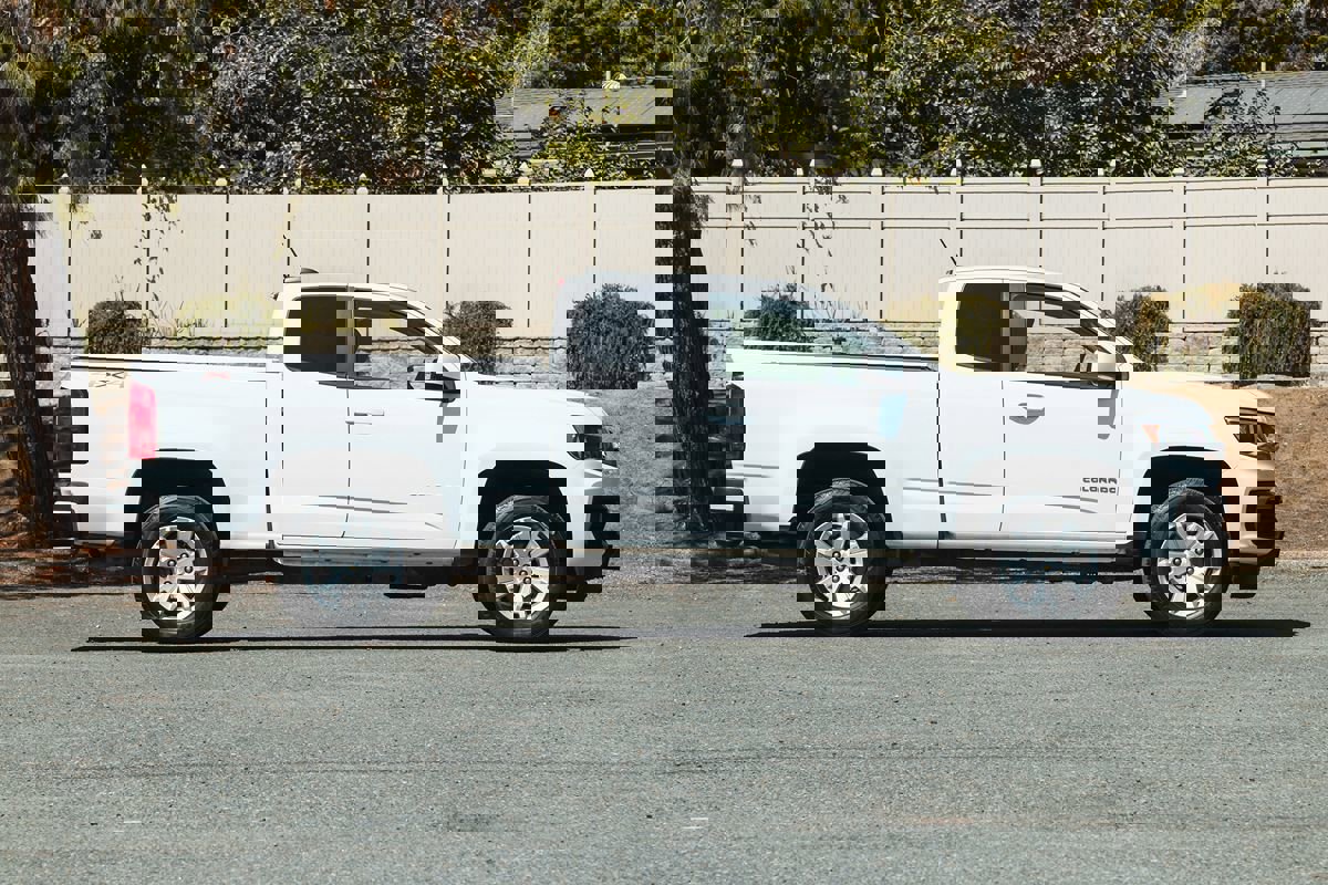 Used 2021 Chevrolet Colorado LT w/ Fleet Safety Package image 12