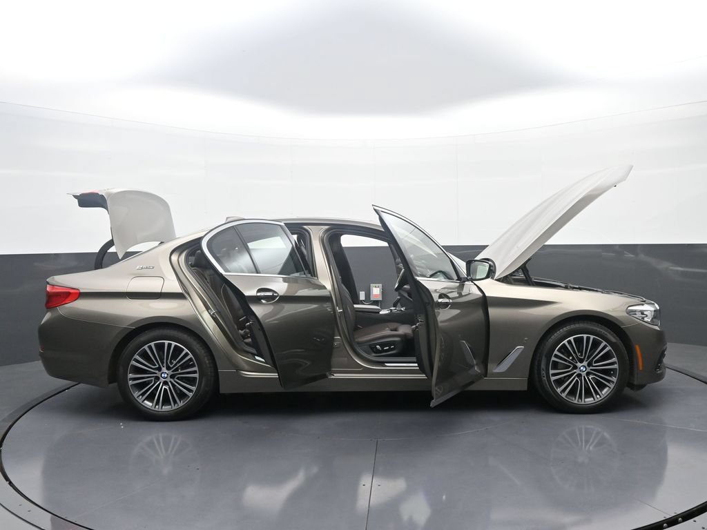 Used 2018 BMW 530e xDrive AWD/4WD image 45