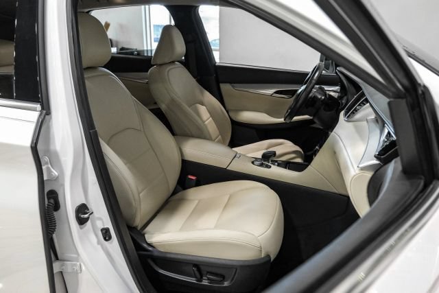 Used 2020 INFINITI QX50 Luxe w/ Navigation Package FWD image 33