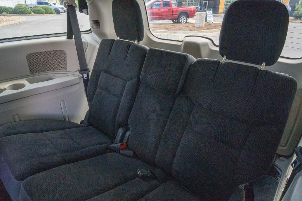 Used 2019 Dodge Grand Caravan SE w/ UConnect Hands-Free Group FWD image 16