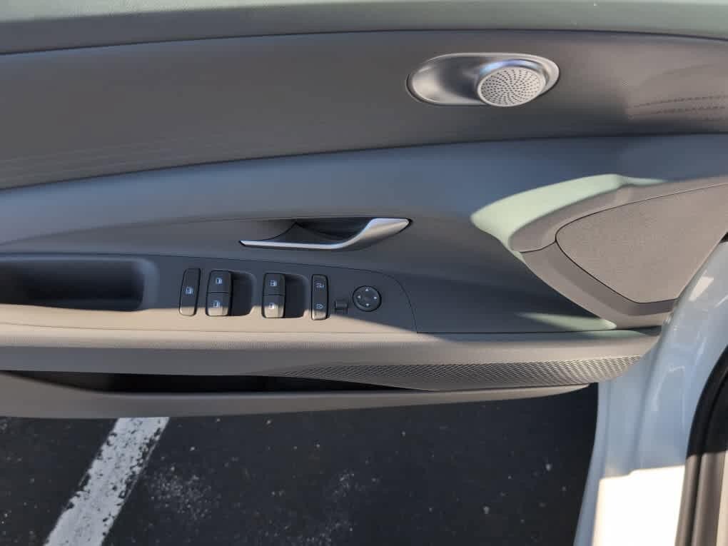 New 2026 Hyundai Elantra SE FWD image 29