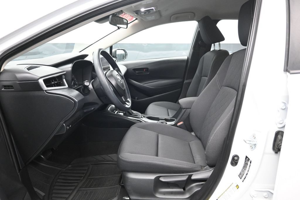 Used 2023 Toyota Corolla LE FWD image 9