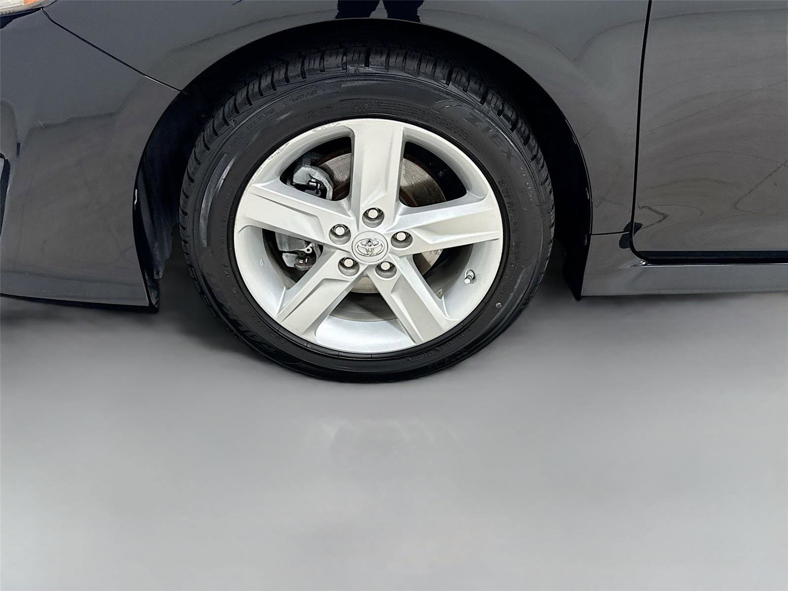 Used 2013 Toyota Camry SE FWD image 28