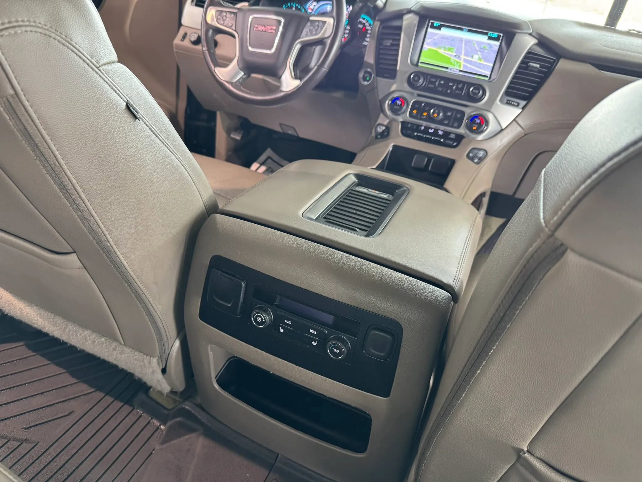 Used 2017 GMC Yukon SLT AWD/4WD image 20