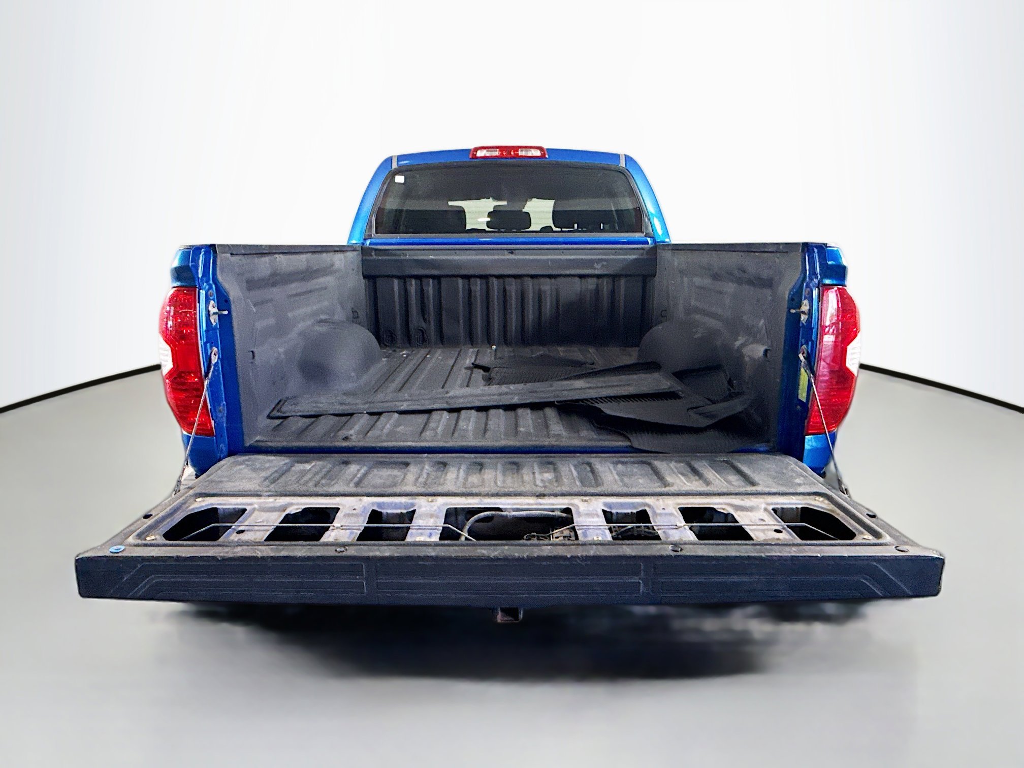 Used 2018 Toyota Tundra SR5 w/ SR5 Upgrade Package image 34
