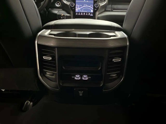 Used 2025 RAM 2500 Laramie AWD/4WD image 32