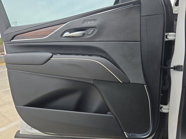 Used 2022 Cadillac Escalade ESV Luxury image 27