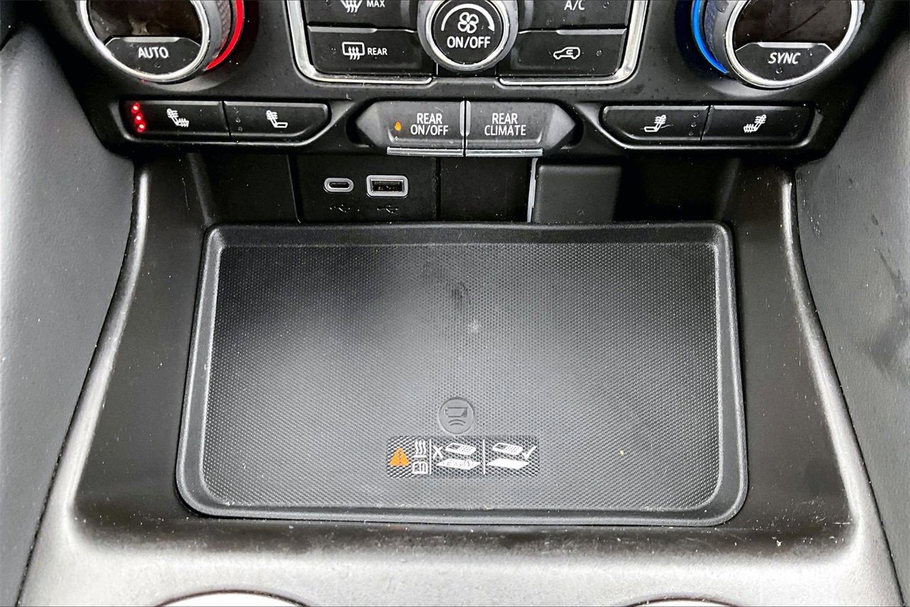 Used 2021 Chevrolet Tahoe Z71 w/ Luxury Package image 17