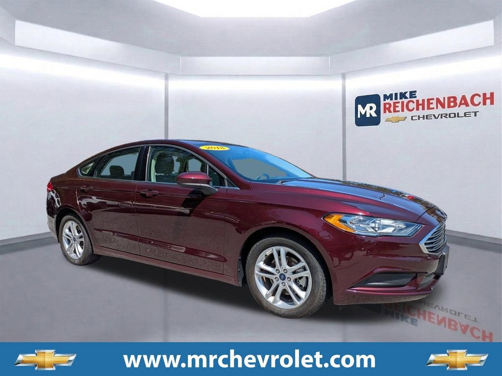 Used 2018 Ford Fusion SE w/ Fusion SE Technology Package FWD image 1