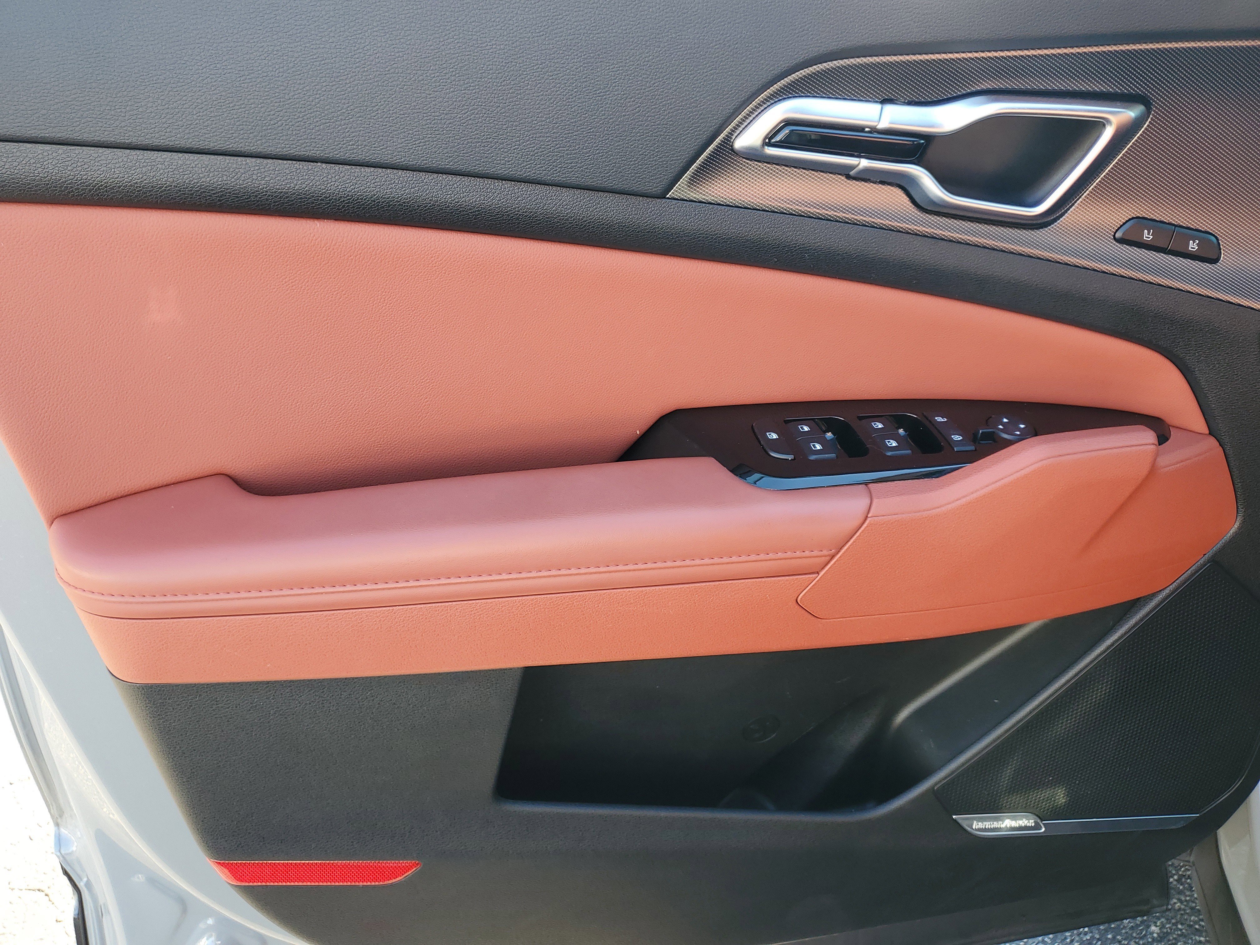 Used 2024 Kia Sportage SX image 22