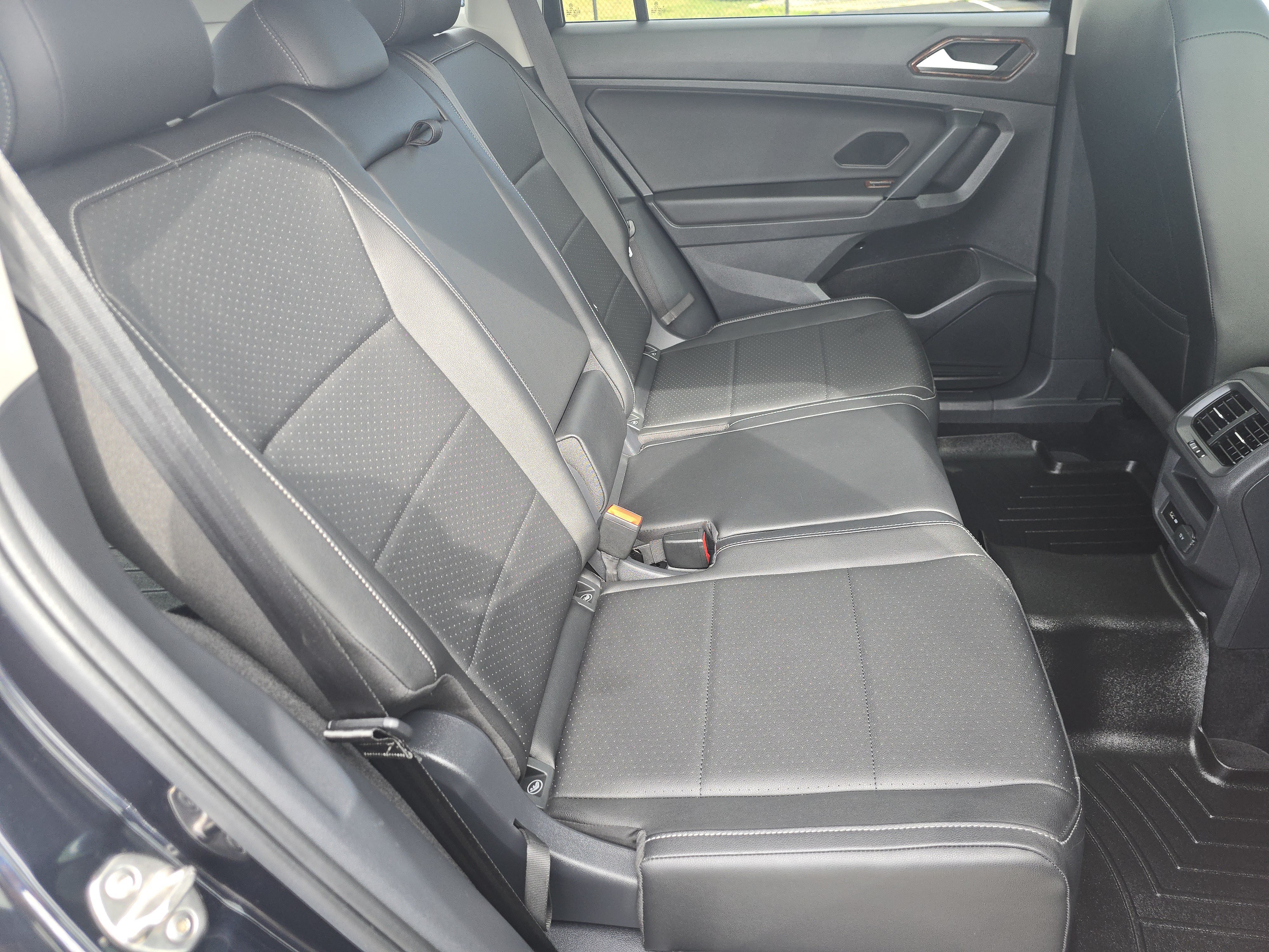 Used 2019 Volkswagen Tiguan SEL AWD/4WD image 19