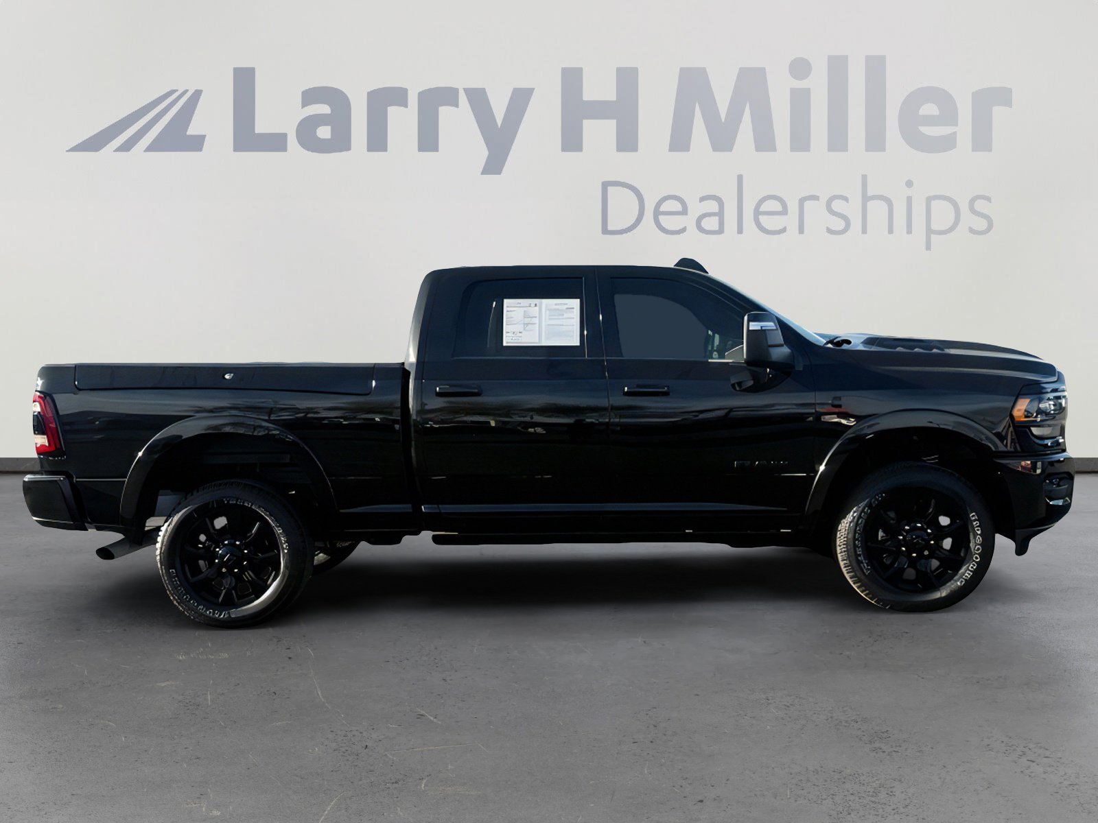 Used 2024 RAM 2500 Limited AWD/4WD image 7