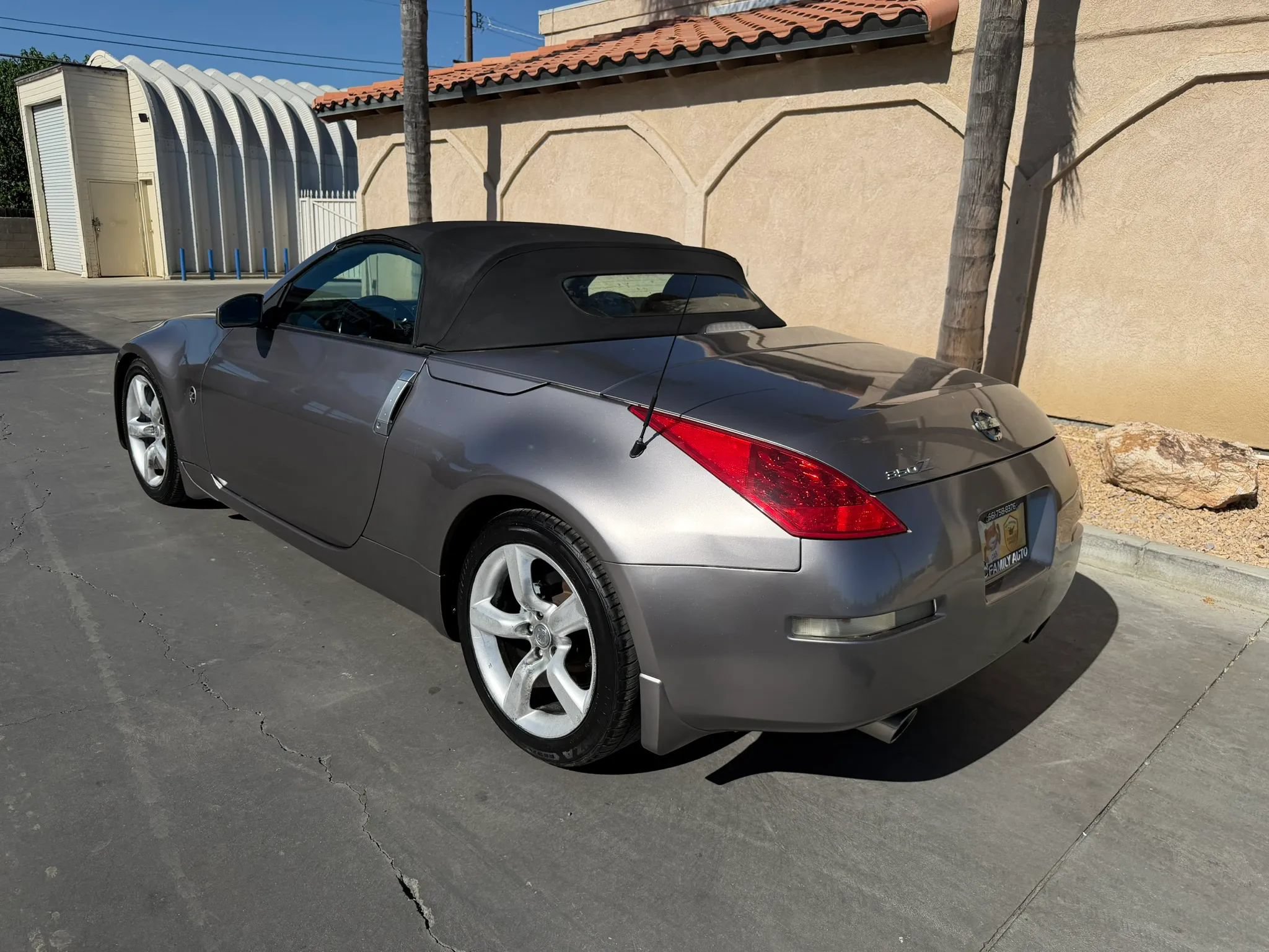 Used 2007 Nissan 350Z Touring RWD image 18
