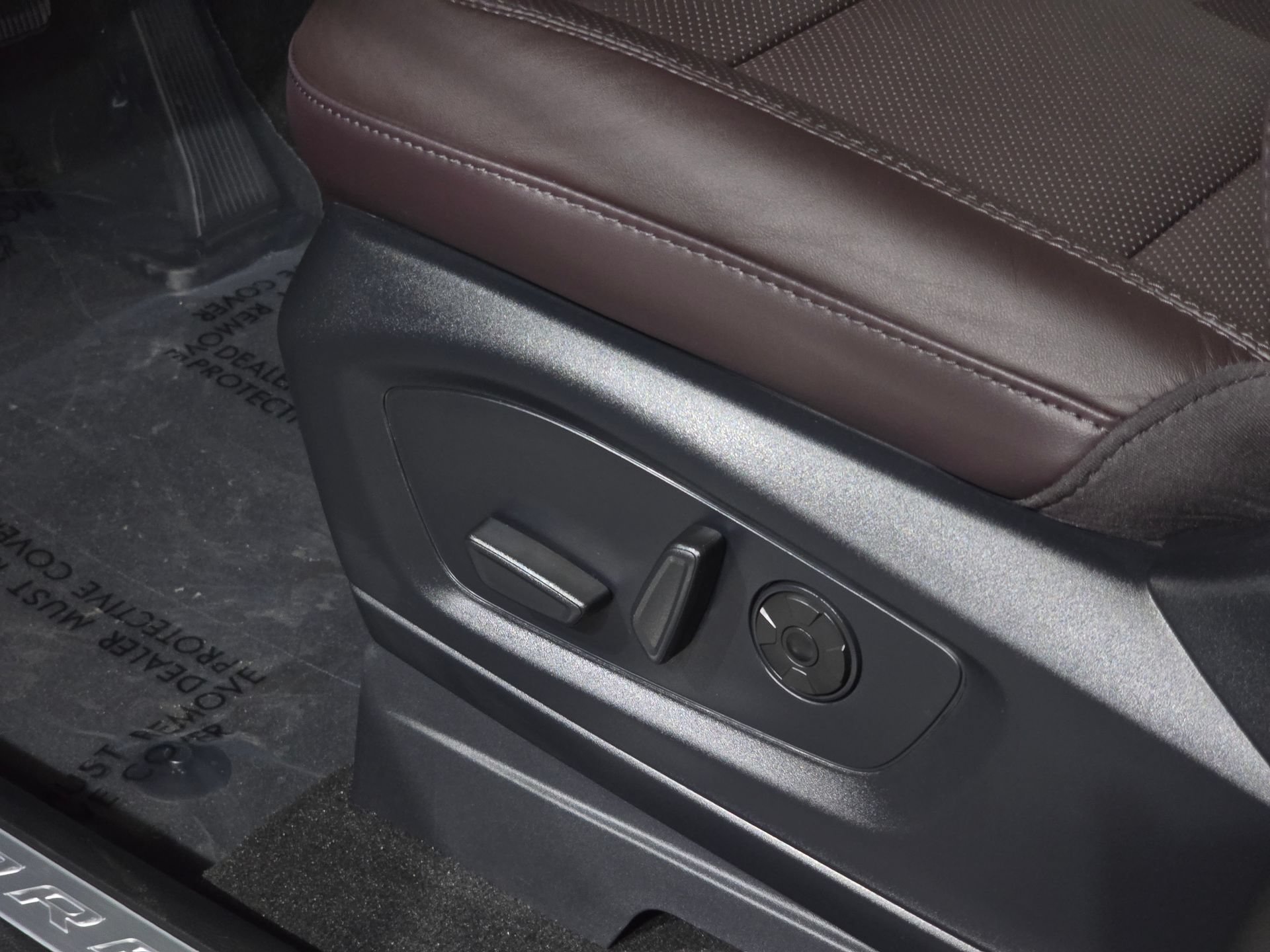 New 2026 Ford Explorer Platinum w/ LUX Leather Package AWD/4WD image 18