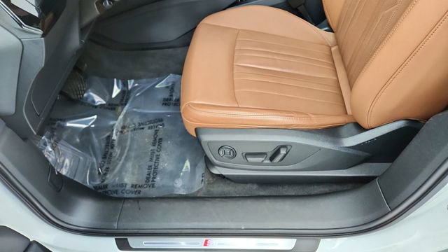 Used 2024 Audi Q8 e-tron Premium Plus w/ Premium Plus Package image 33