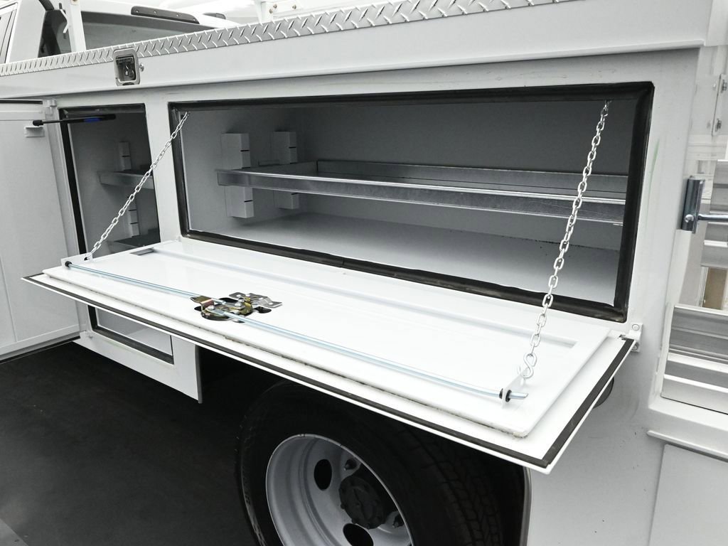 New 2025 Ford F450 XL w/ XL Chrome Package RWD image 17