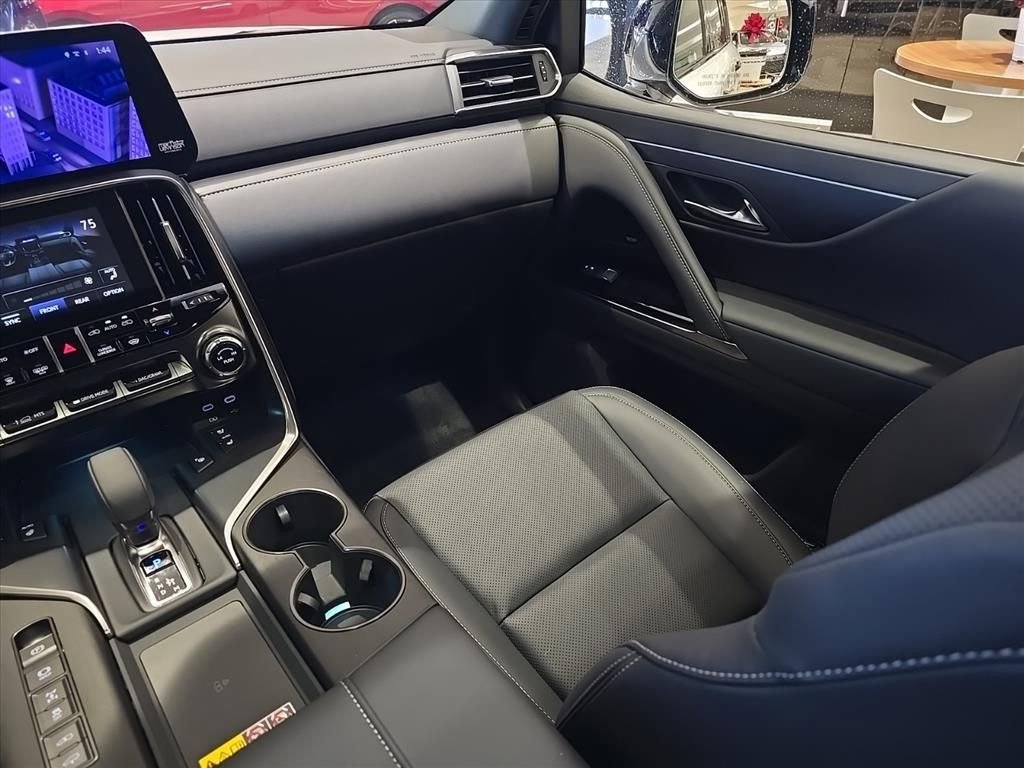 New 2025 Lexus LX 700h Luxury image 30